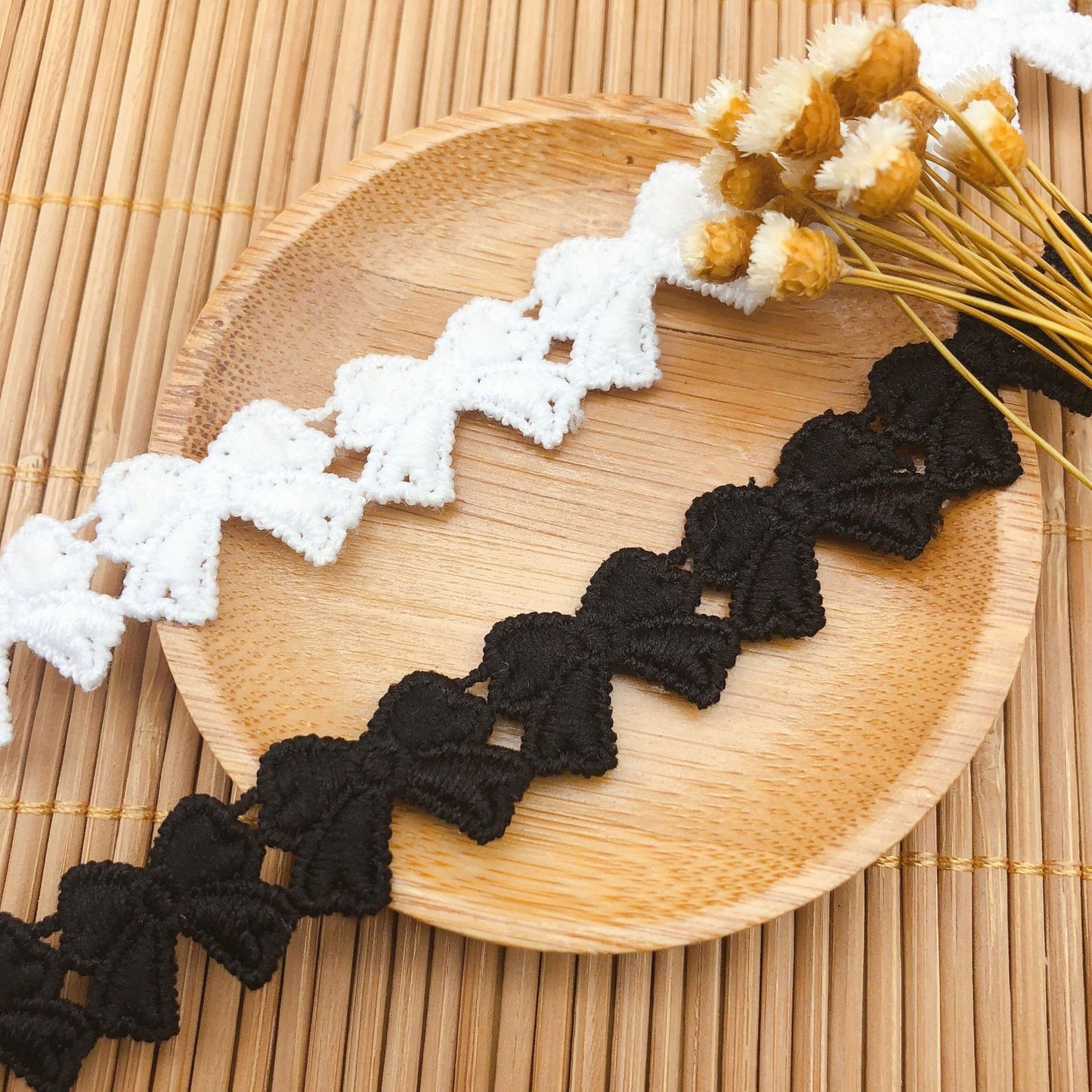 Bow Pattern Lace trim- Per yard -For Sewing, Doll Making, Scrapbooking, Bridal DIY