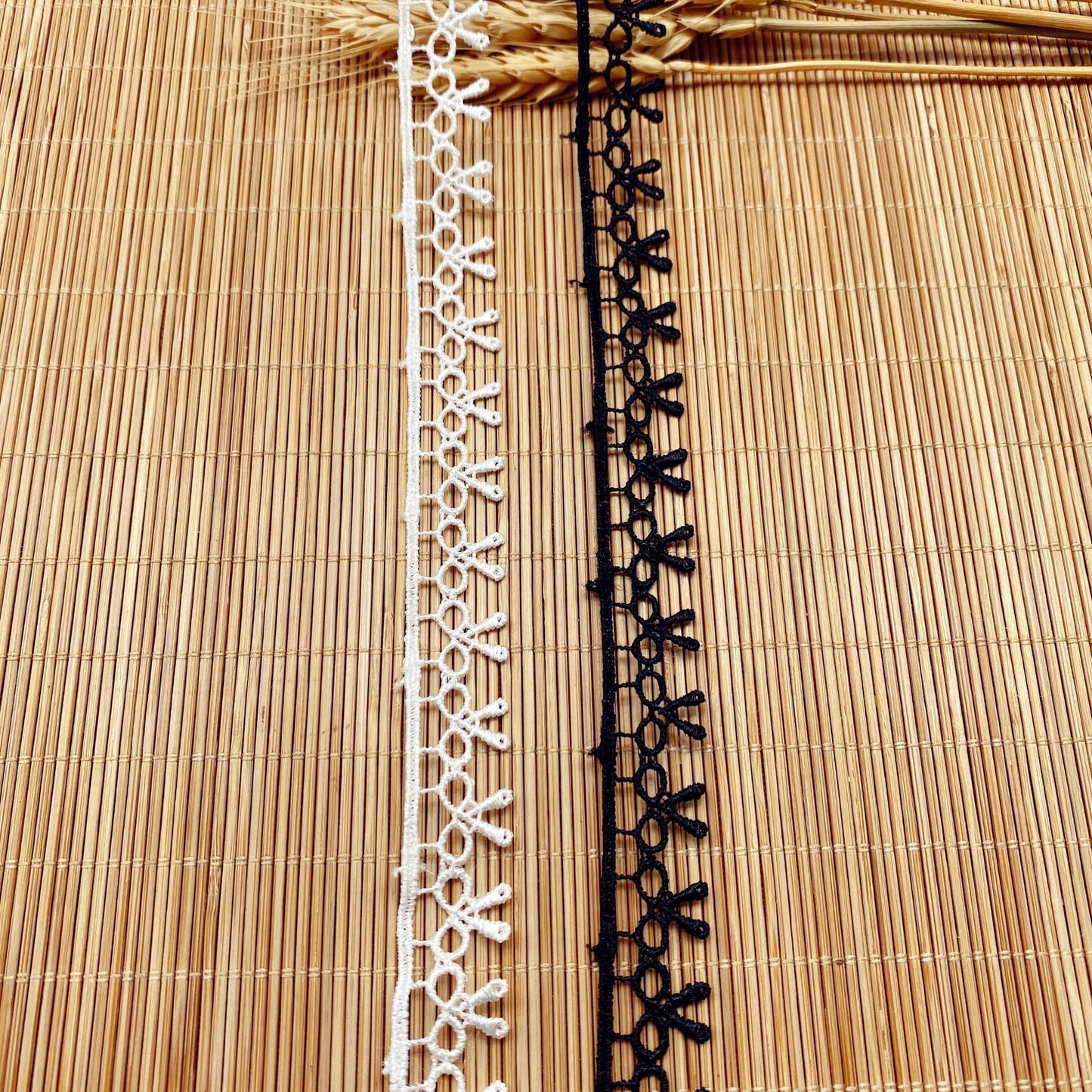 Bow Pattern Lace trim- Per yard -For Sewing, Doll Making, Scrapbooking, Bridal DIY