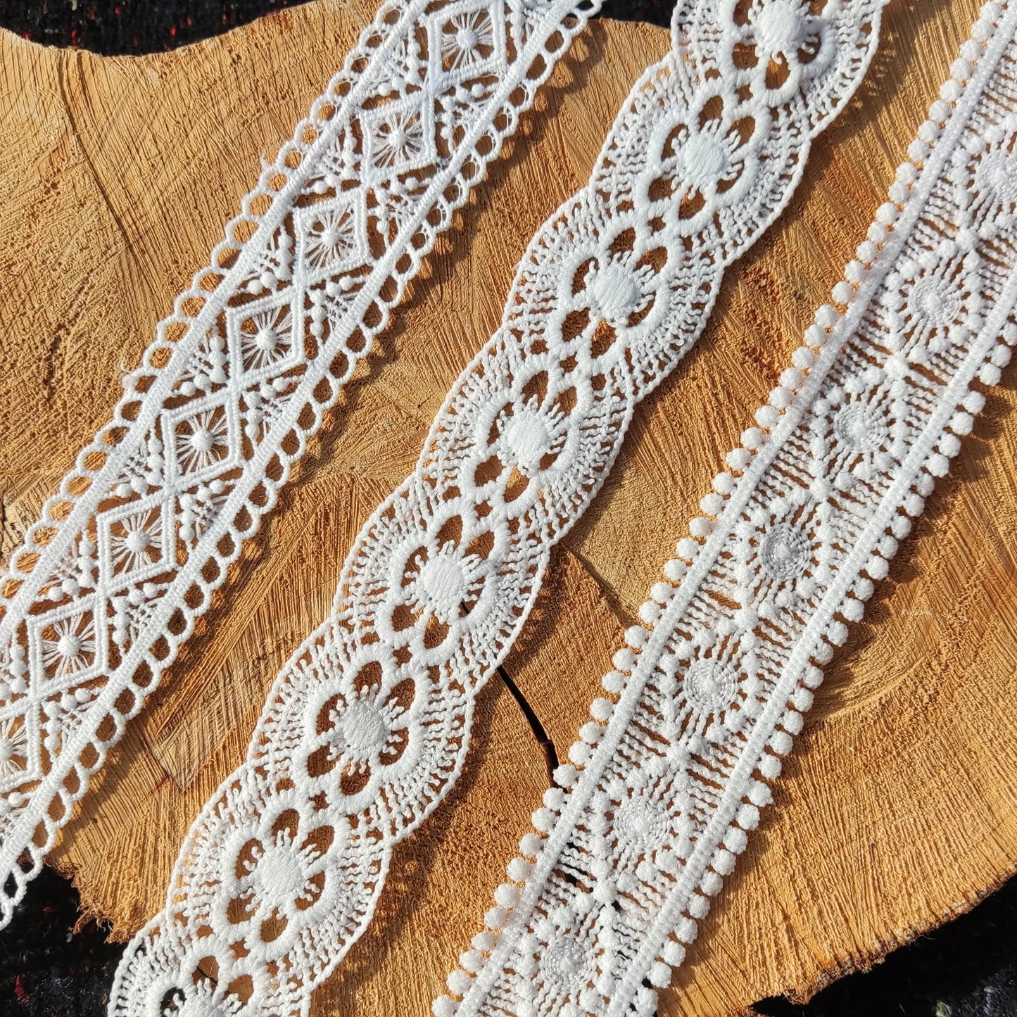 4cm Width White Lace Trim -Scallop edge Ribbon Embellishment -Per yard -Dressmaking, Costume DIY, Doll Clothes, Bridal DIY, Bohemian Decor