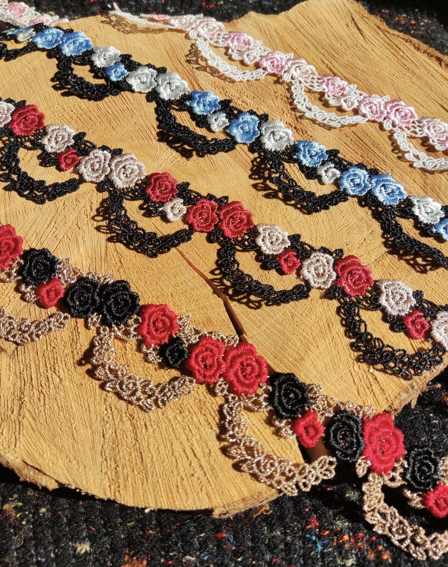 3.5cm Width Rose Flower Chain Embroidered Trim- Delicate Floral Lace Border -Per yard- For Dressmaking, Soft furnishing, Costume decoration