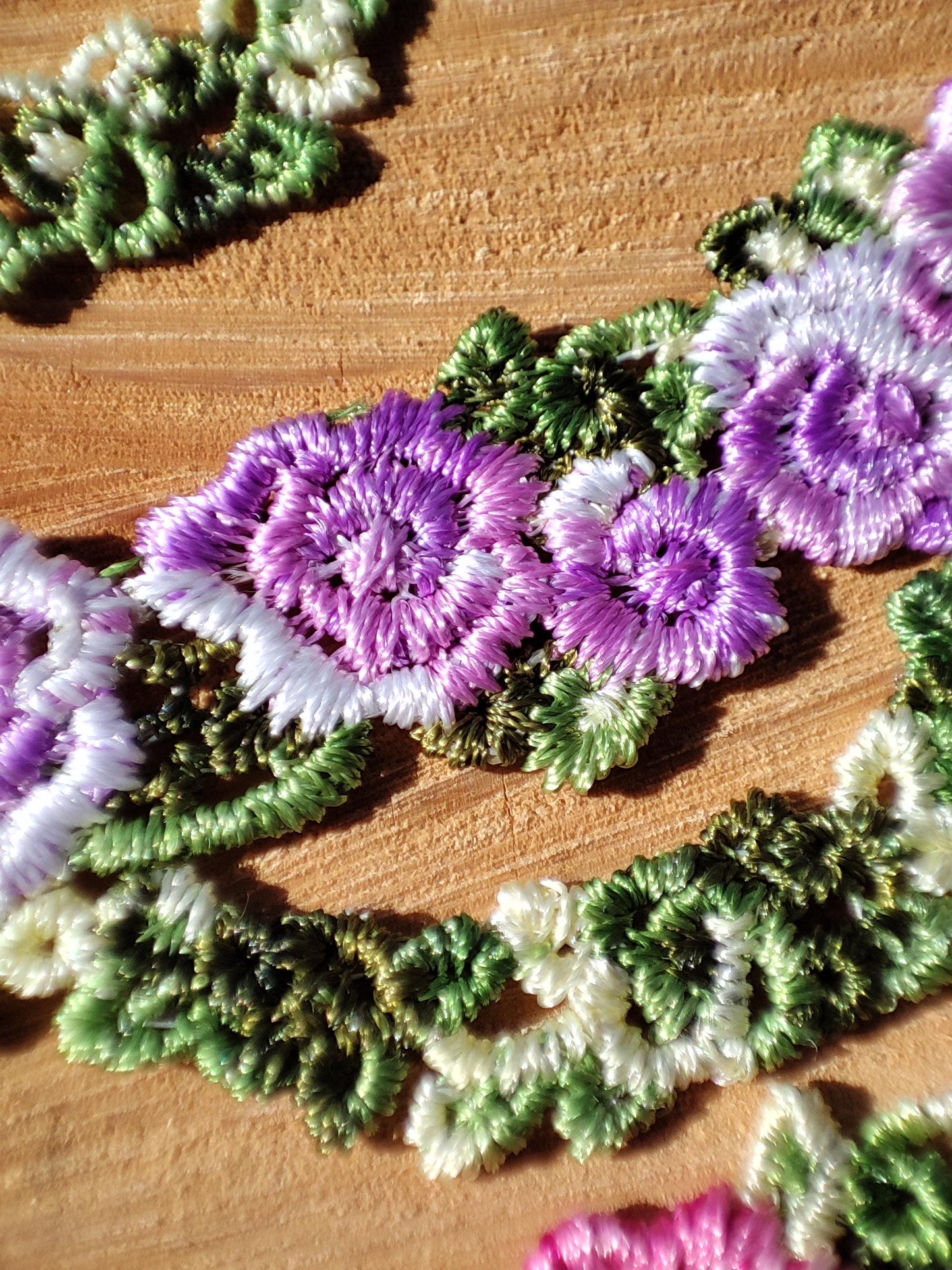 Rococo Rose Chain Floral Trim- 3.5cm width Flower Vine Embroidered Lace Border for Clothing, Costume, Dressmaking, Upholstery