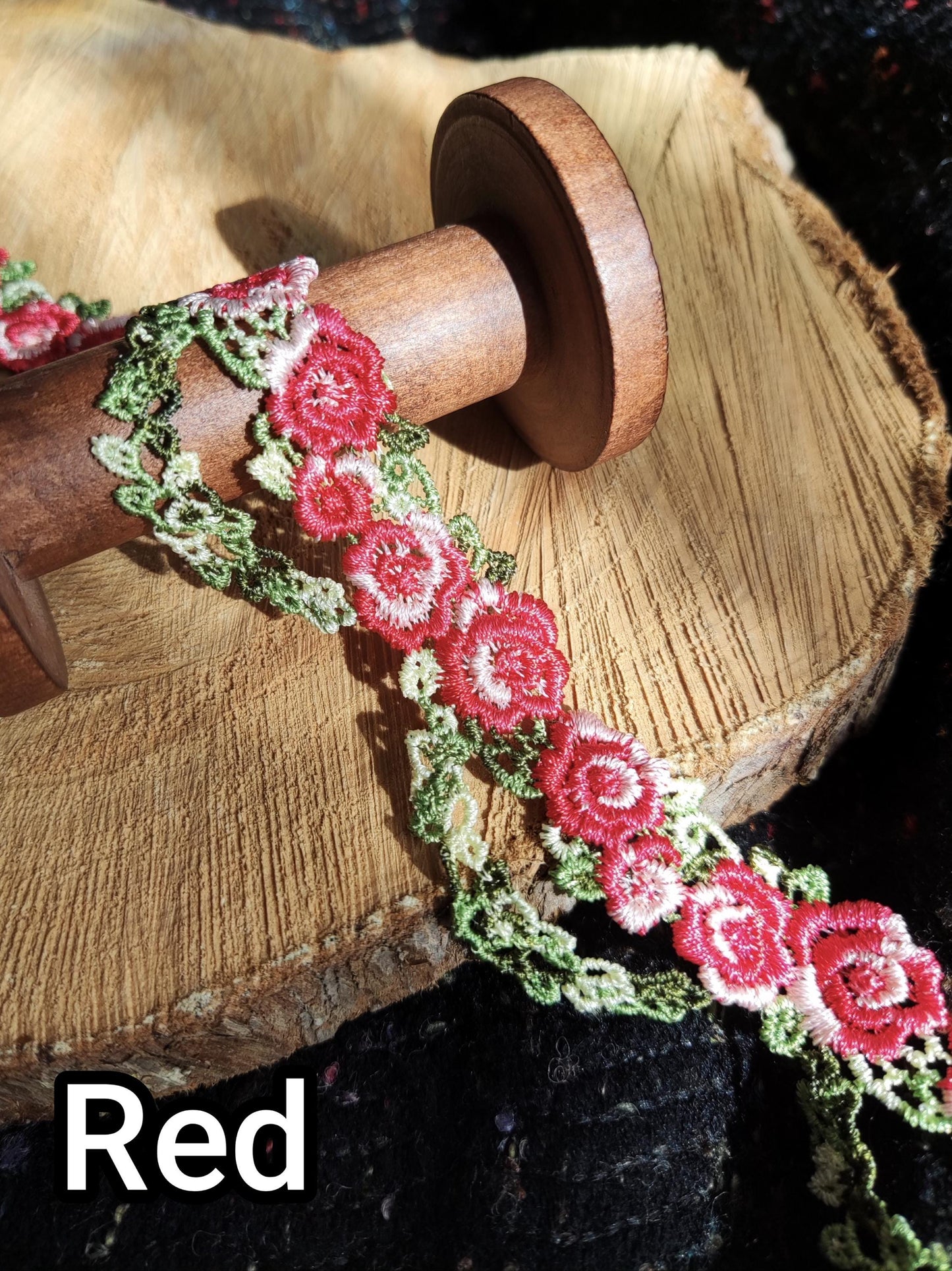 Rococo Rose Chain Floral Trim- 3.5cm width Flower Vine Embroidered Lace Border for Clothing, Costume, Dressmaking, Upholstery
