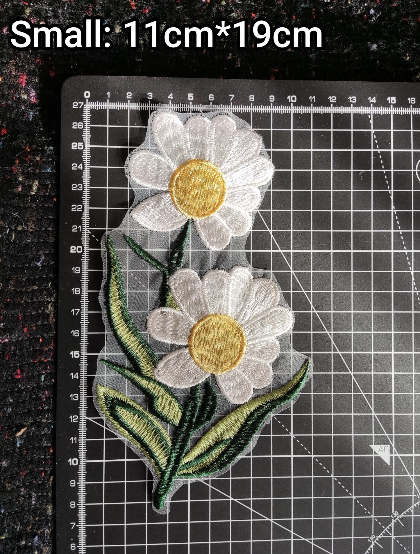 1 pair- Small White Daisy Embroidered Sew on Applique/Motif- Sew on Patch DIY