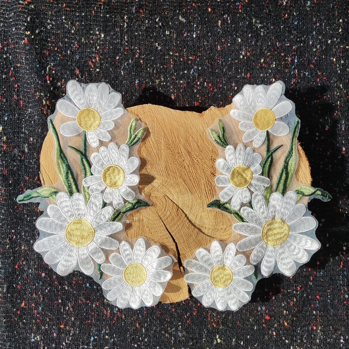 1 pair- Medium White Daisy Embroidered Sew on Applique/Motif- Sew on Patch DIY