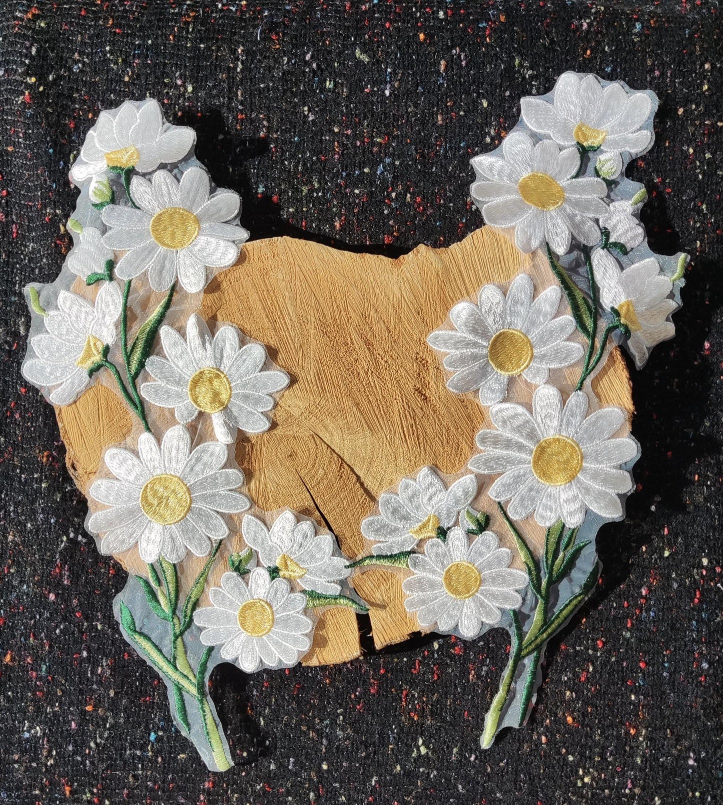 Large Embroidered White Daisy Sew on Applique Motif- 1 Pair - Sew on White Flower Patch