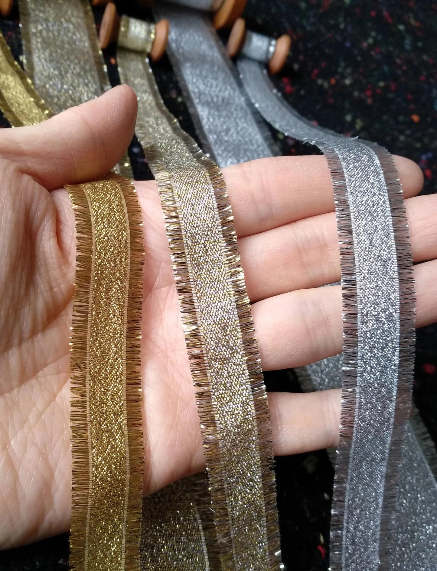 16mm Frayed Edge Lurex Ribbon- Double Sided Metallic Ribbon in Gold or Silver- Luxury Sparkly Gift Wrap for Christmas, Halloween, Birthdays