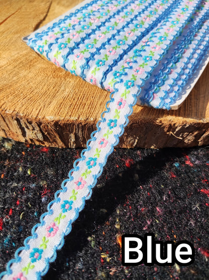1cm Width Tiny Floral Embroidered Trim- Per yard- Narrow Mini Flower Ribbon with Scallop edge- For Sewing, Doll making