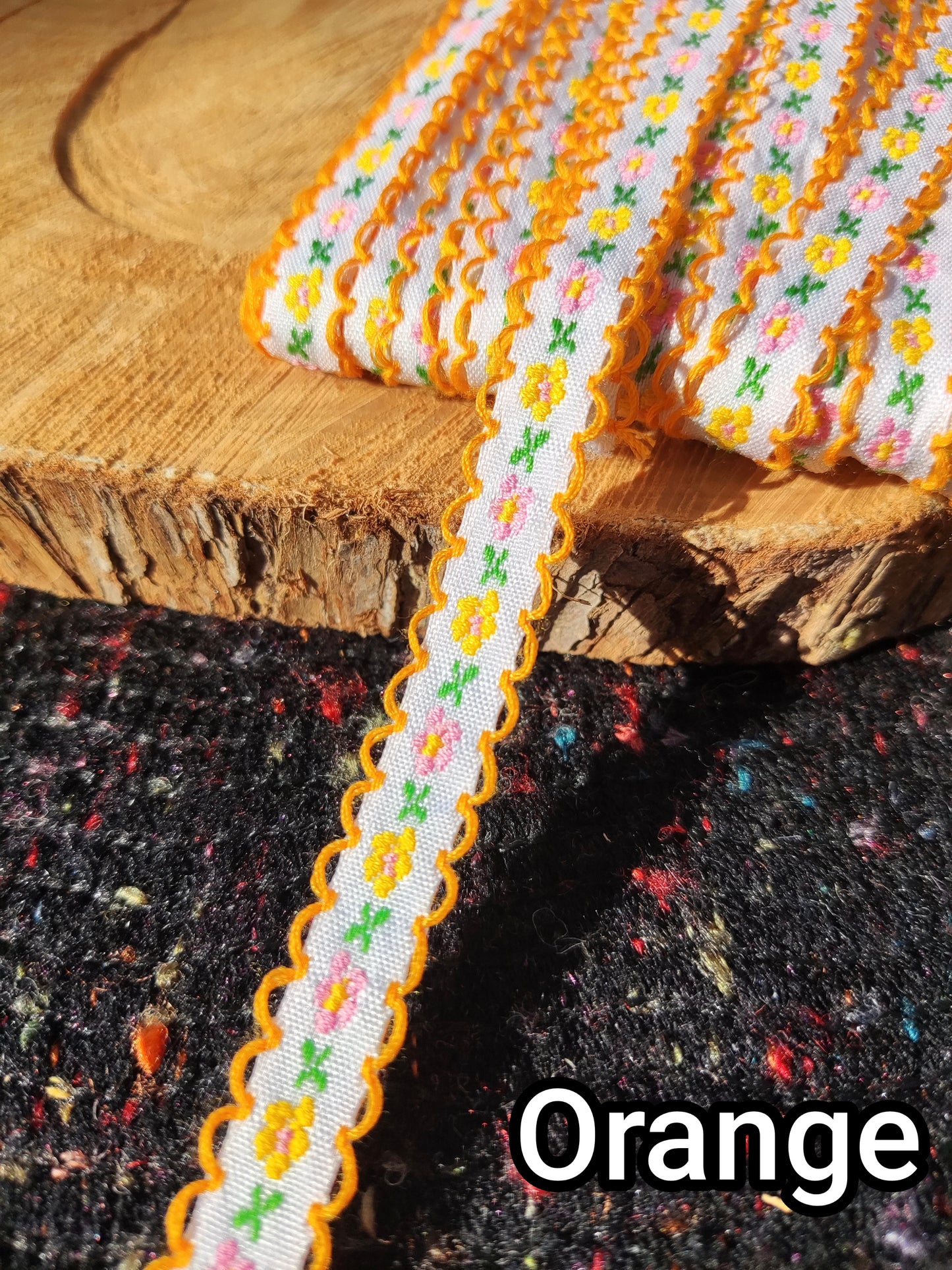1cm Width Tiny Floral Embroidered Trim- Per yard- Narrow Mini Flower Ribbon with Scallop edge- For Sewing, Doll making