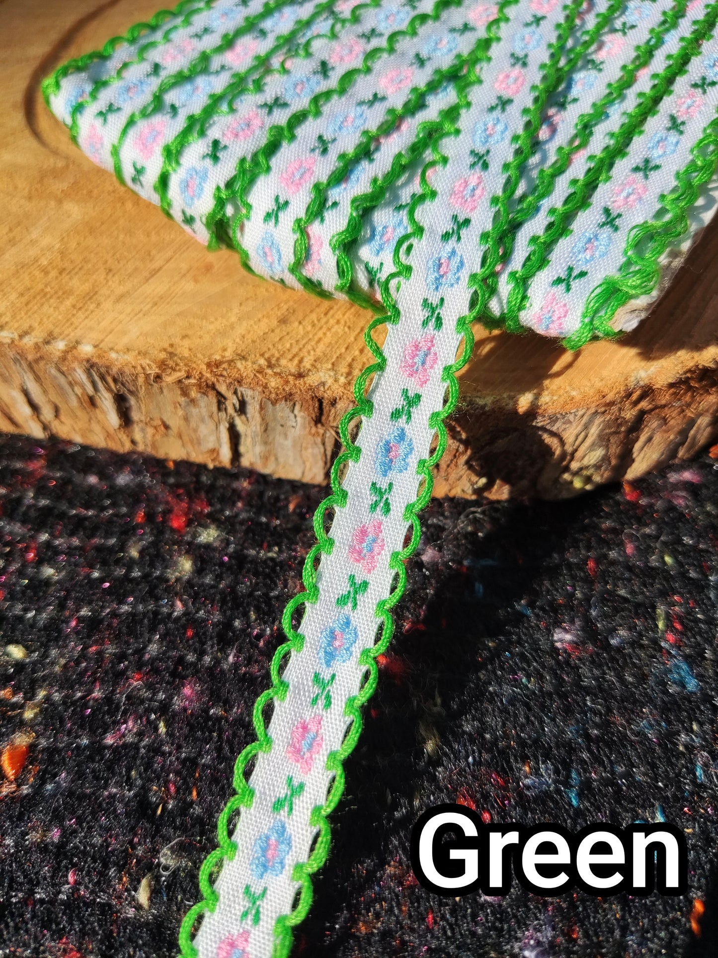 1cm Width Tiny Floral Embroidered Trim- Per yard- Narrow Mini Flower Ribbon with Scallop edge- For Sewing, Doll making