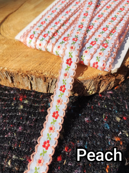 1cm Width Tiny Floral Embroidered Trim- Per yard- Narrow Mini Flower Ribbon with Scallop edge- For Sewing, Doll making