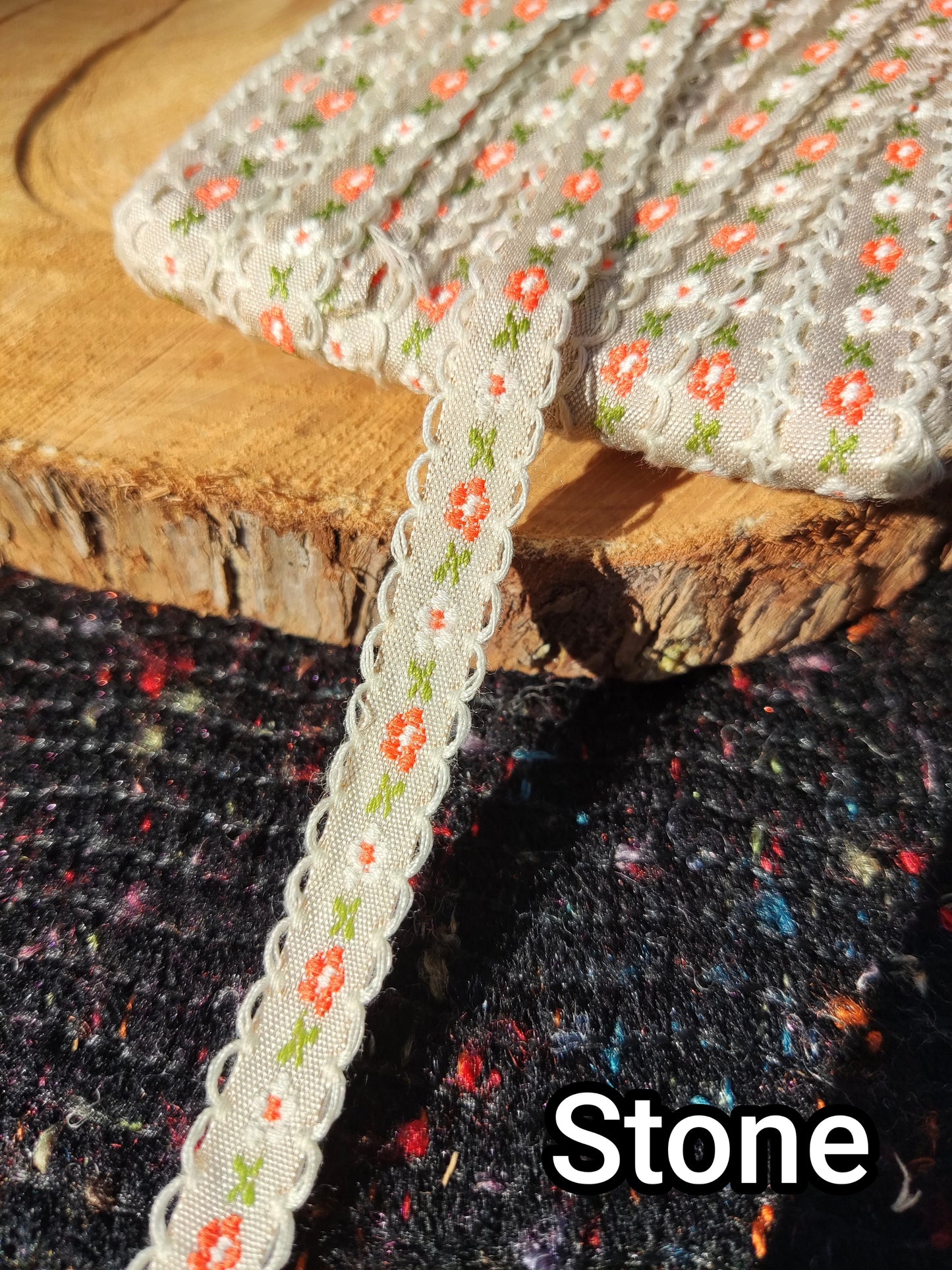 1cm Width Tiny Floral Embroidered Trim- Per yard- Narrow Mini Flower Ribbon with Scallop edge- For Sewing, Doll making