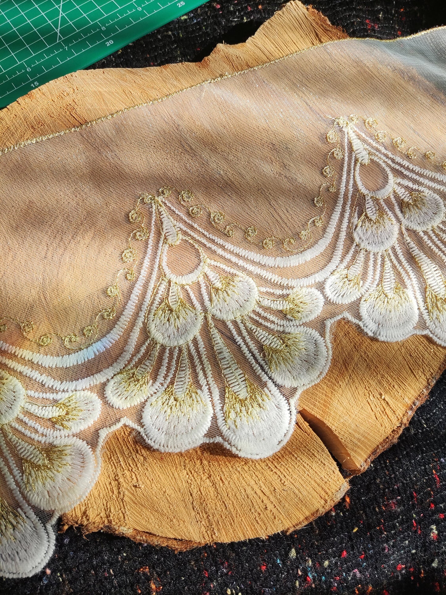 Embroidered Floral Lace Tulle Panel 18cm wide - Per yard - Gold on White  Mesh Border for Sewing, Doll Clothes, Dressmaking