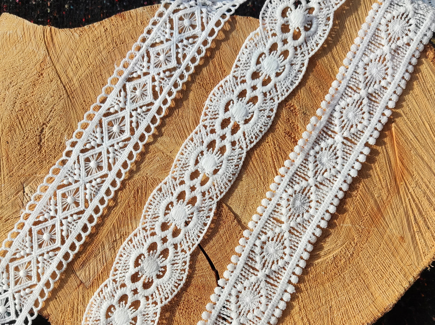4cm Width White Lace Trim -Scallop edge Ribbon Embellishment -Per yard -Dressmaking, Costume DIY, Doll Clothes, Bridal DIY, Bohemian Decor