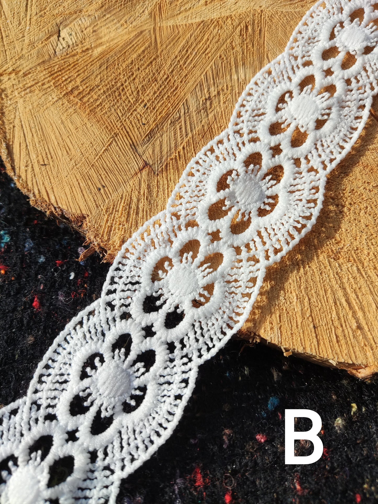 4cm Width White Lace Trim -Scallop edge Ribbon Embellishment -Per yard -Dressmaking, Costume DIY, Doll Clothes, Bridal DIY, Bohemian Decor