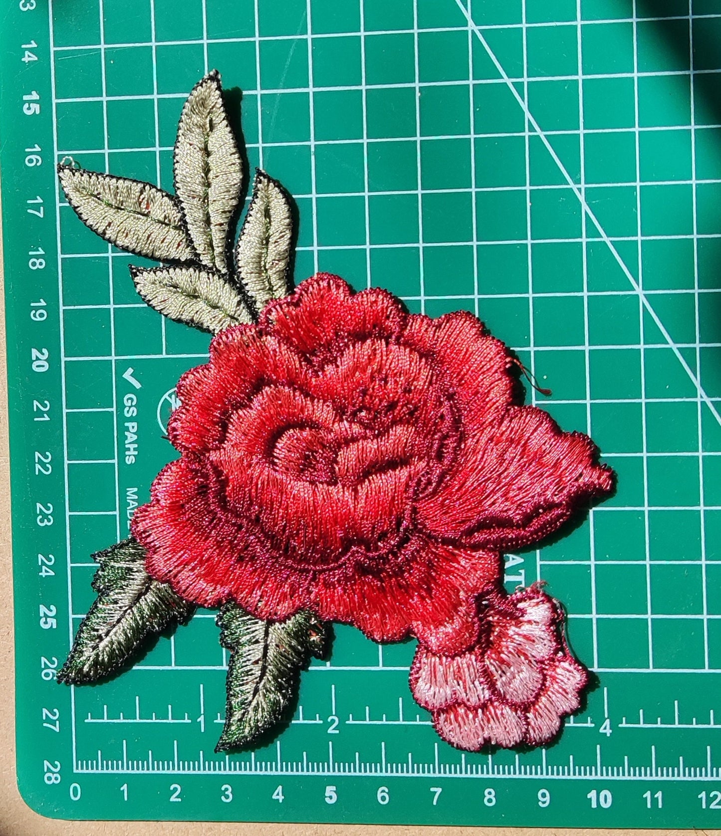 13*10cm Red Embroidered Sew on Rose applique -Flower Motif Patch for Clothes decoration, Lingerie, Costume DIY, Bag making