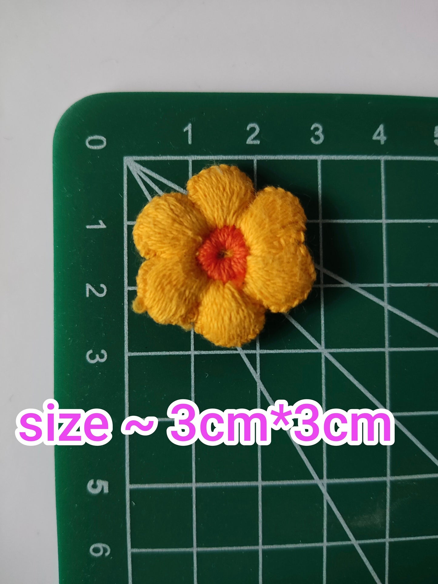 1pc- 3D Chubby Daisy Sunflower Embroidered Applique - Flower Motif Patch-3cm*3cm