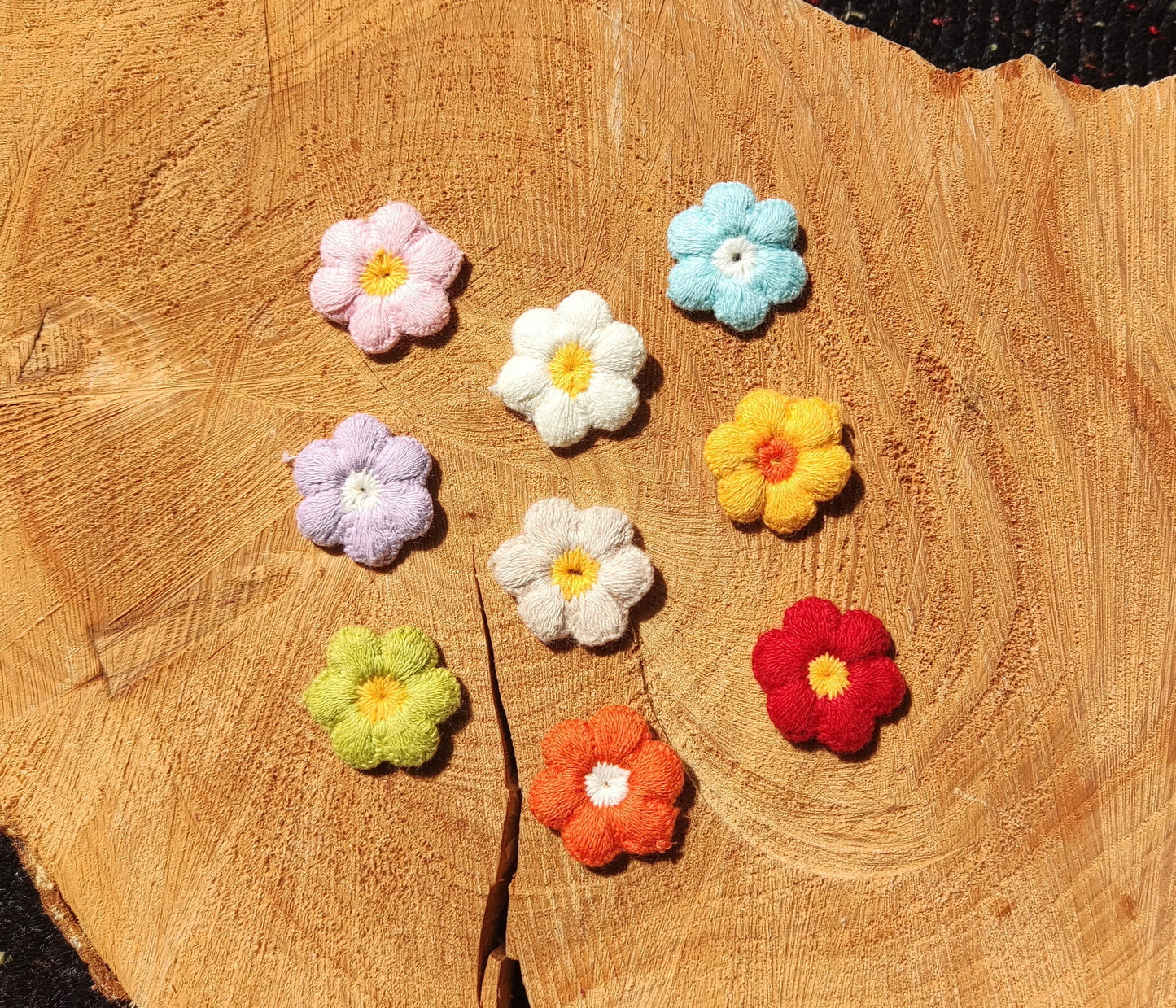 1pc- 3D Chubby Daisy Sunflower Embroidered Applique - Flower Motif Patch-3cm*3cm