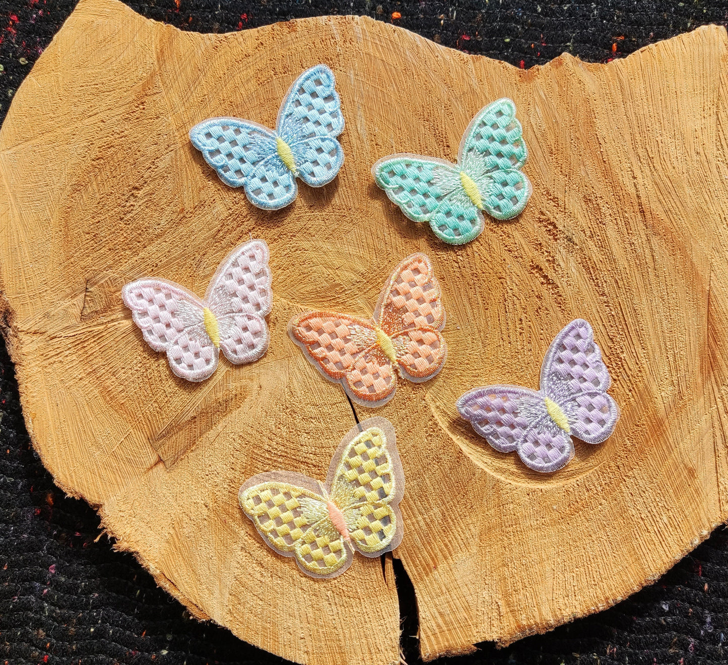 1pc Checked Design Butterfly Sew on Lace Applique Embroidery -4.5cm*6cm Motif Patch