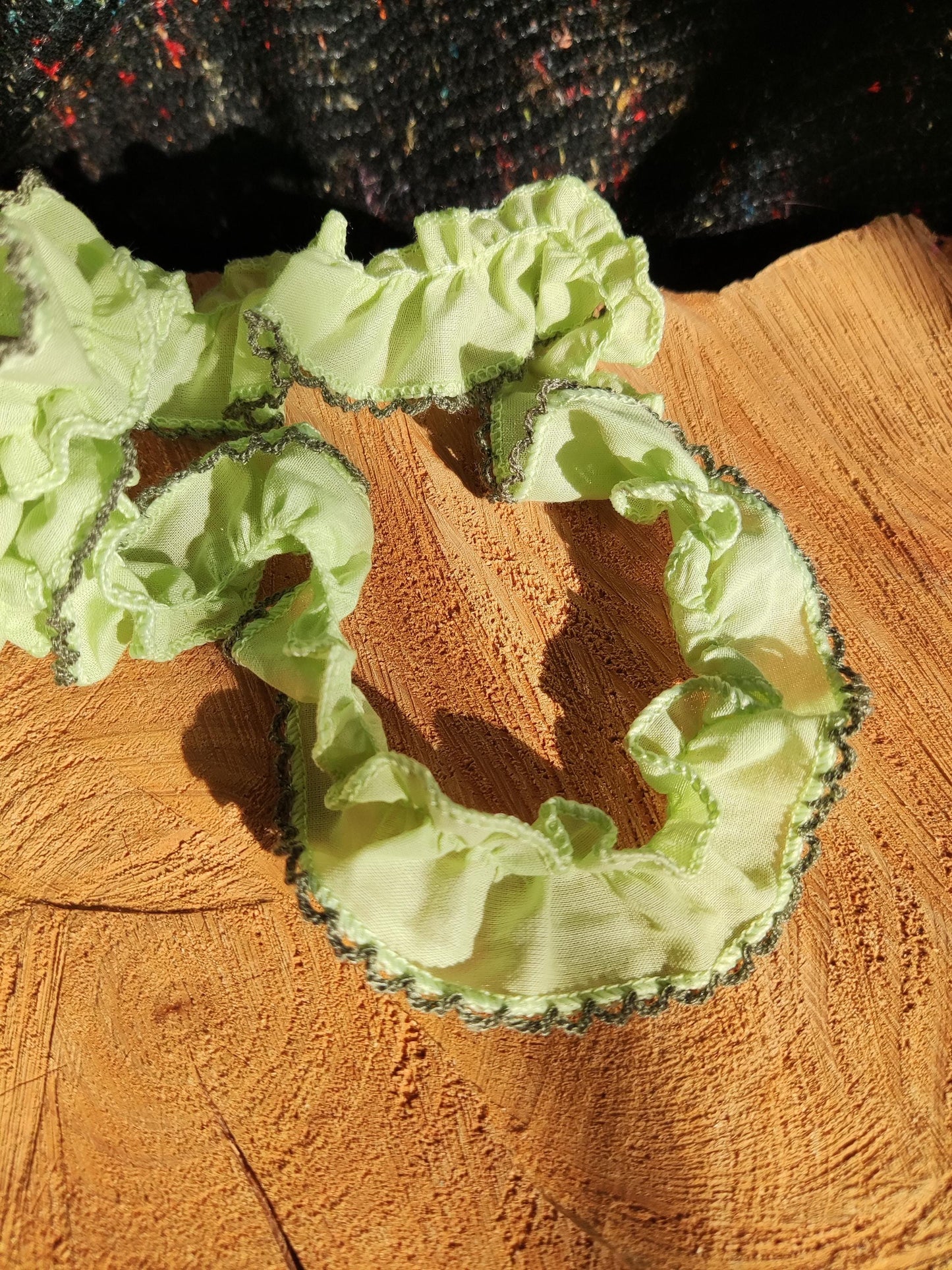 Pure Cotton Retro Colour Trim with Embroidered Contrast Scallop Edge- Per yard -2.5cm wide Ruffle Edging-Doll making, Dressmaking, Scrunchie