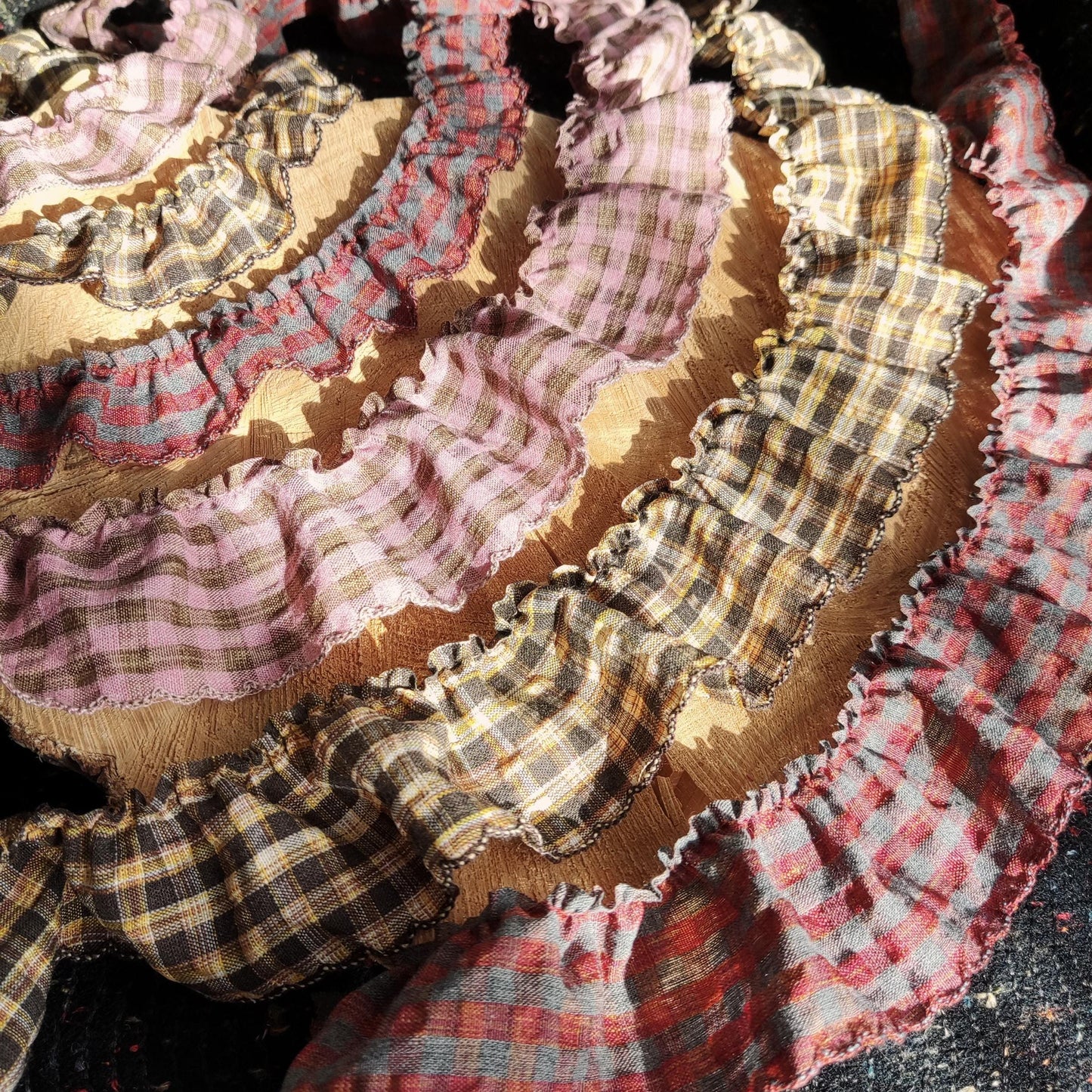Country Gingham Ruffle Trim with Scallop Edge-Tartan Plaid Frilly Border- Per yard -For Doll Clothes DIY, Scrunchie, Dressmaking