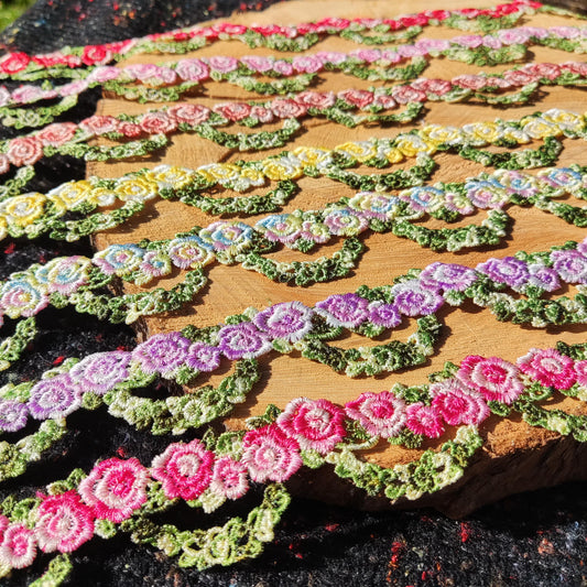 Rococo Rose Chain Floral Trim- 3.5cm width Flower Vine Embroidered Lace Border for Clothing, Costume, Dressmaking, Upholstery