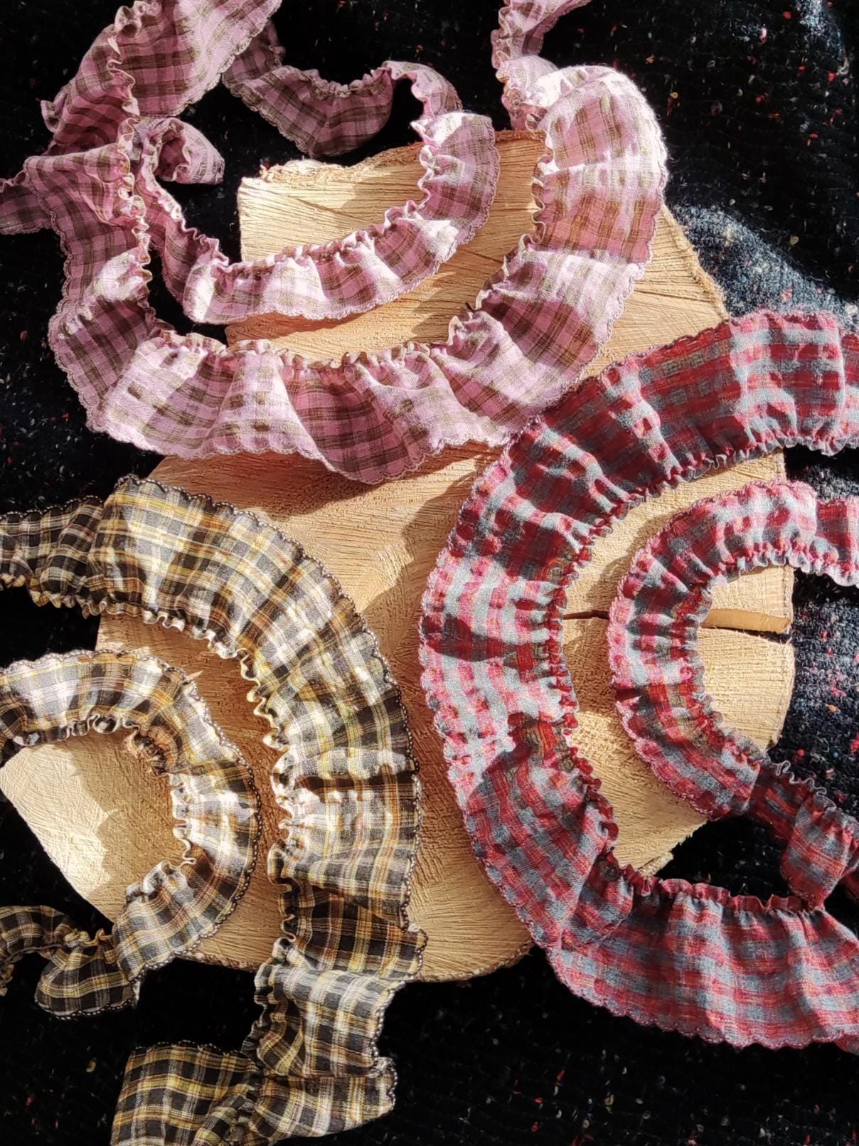Country Gingham Ruffle Trim with Scallop Edge-Tartan Plaid Frilly Border- Per yard -For Doll Clothes DIY, Scrunchie, Dressmaking
