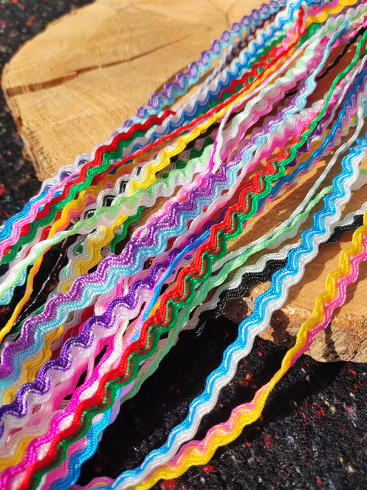 Cheerful Two tone Ric Rac Wavy Trim- Sold by the yard - 5mm Width Narrow S Shape Ribbon for Card making, Doll clothes, Home decor