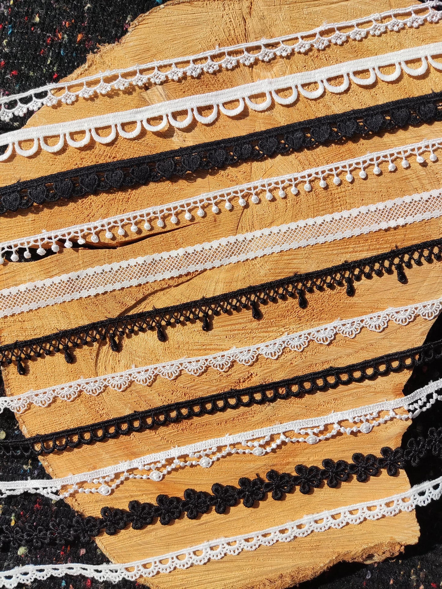 Narrow Lace Trim in White or Black- Per Yard- Embellishment for Doll Making, Bridal gown, Scrapbooking, Necklace DIY
