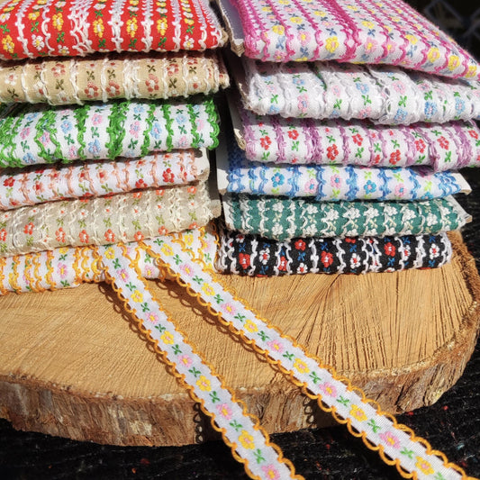 1cm Width Tiny Floral Embroidered Trim- Per yard- Narrow Mini Flower Ribbon with Scallop edge- For Sewing, Doll making