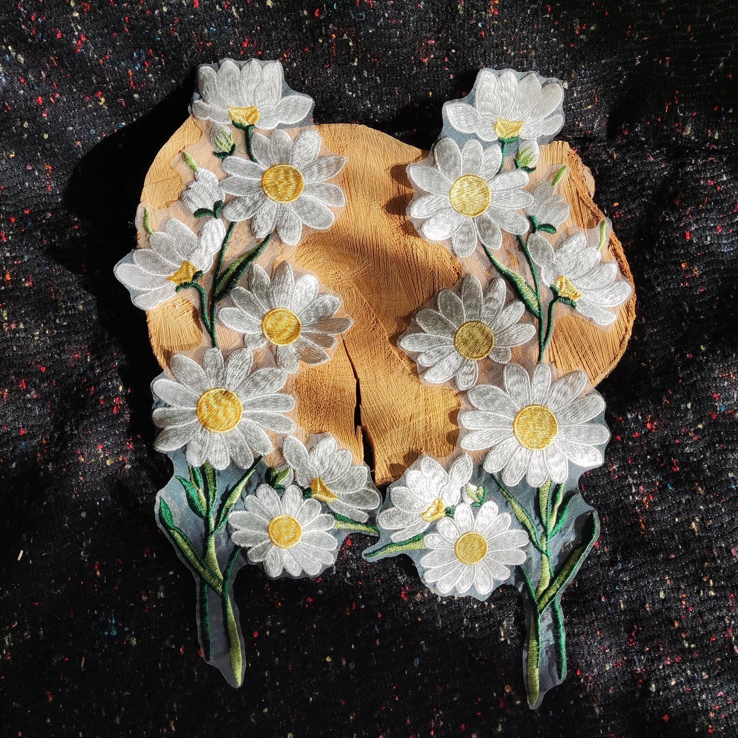 Large Embroidered White Daisy Sew on Applique Motif- 1 Pair - Sew on White Flower Patch