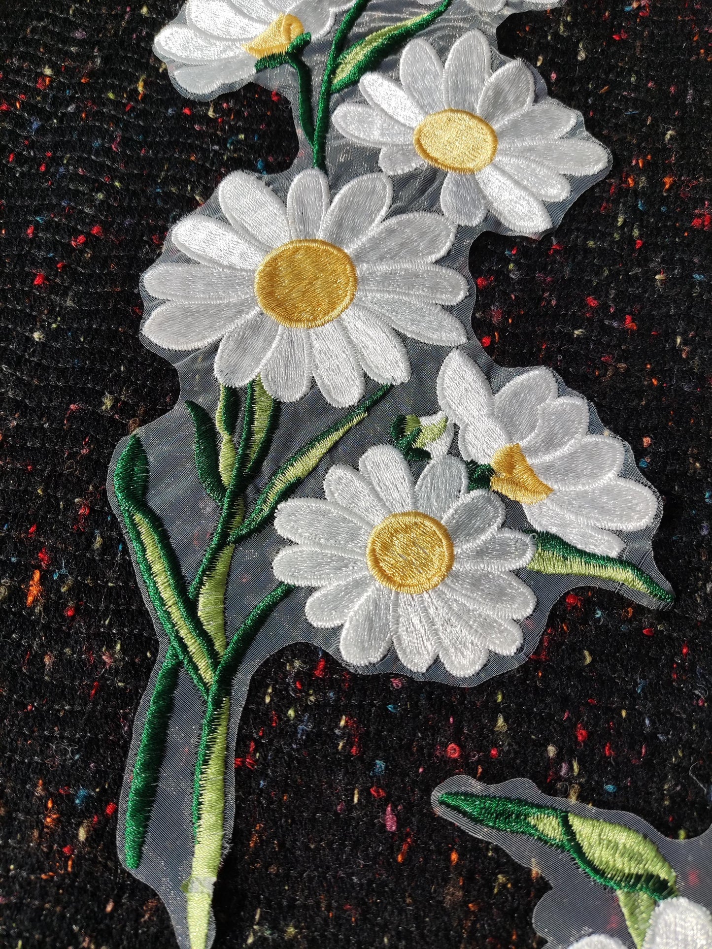 Large Embroidered White Daisy Sew on Applique Motif- 1 Pair - Sew on White Flower Patch