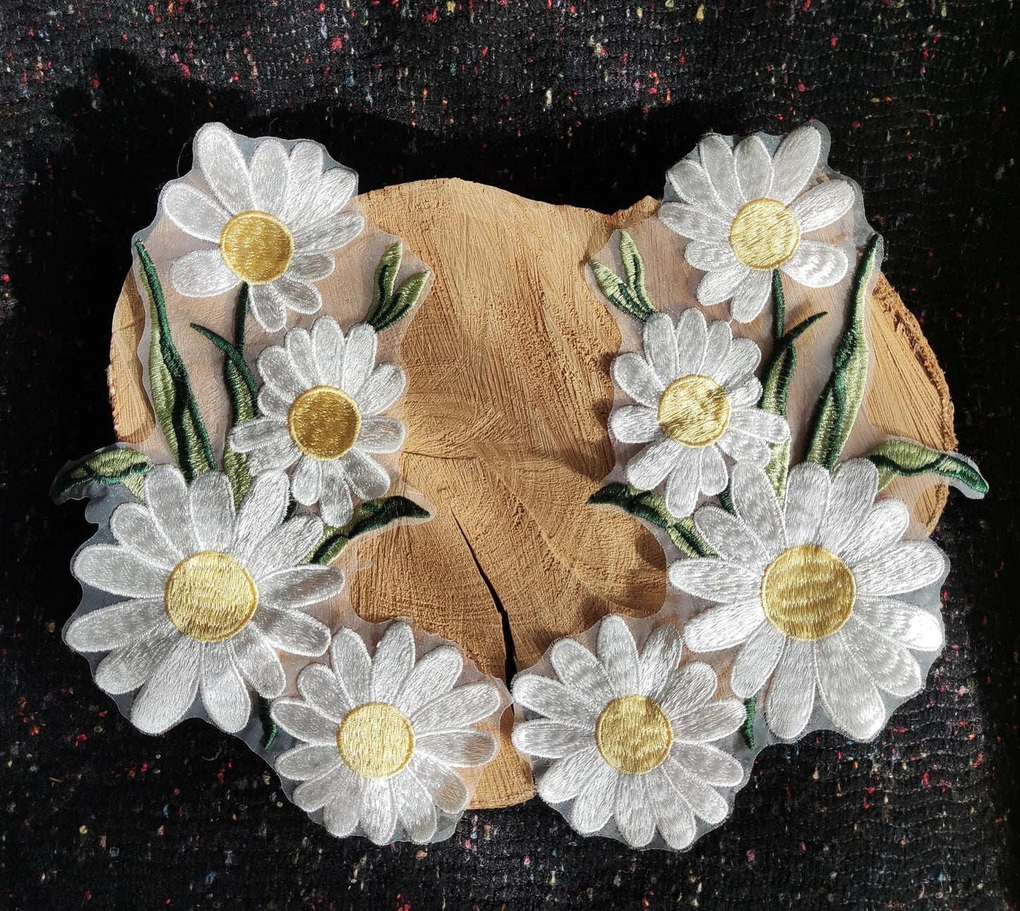 1 pair- Medium White Daisy Embroidered Sew on Applique/Motif- Sew on Patch DIY