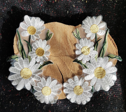 1 pair- Medium White Daisy Embroidered Sew on Applique/Motif- Sew on Patch DIY