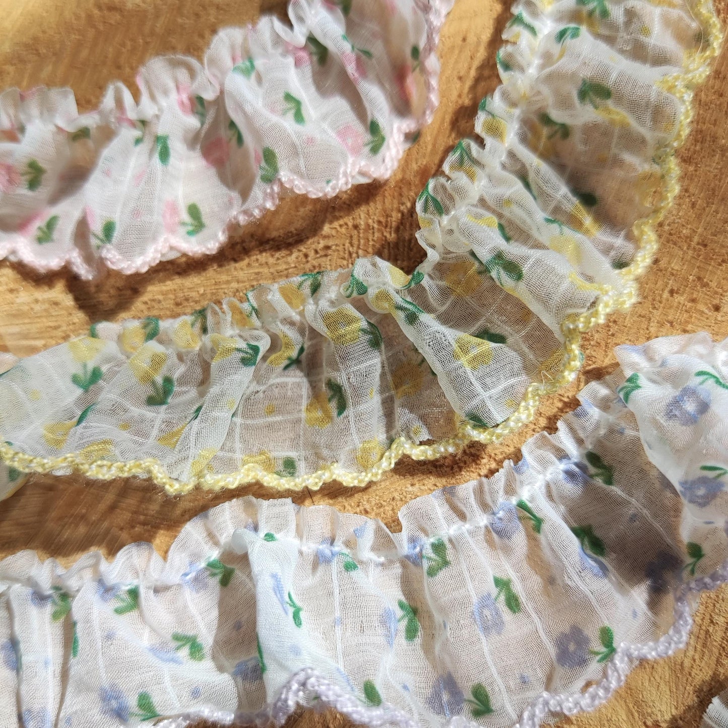 Floral on Grid Sheer Chiffon Trim with Scallop Edge -Per Yard -2cm Width Frilly Border for Sewing, Doll Clothes, Scrunchie DIY