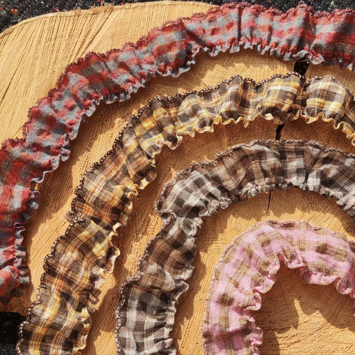 Country Gingham Ruffle Trim with Scallop Edge-Tartan Plaid Frilly Border- Per yard -For Doll Clothes DIY, Scrunchie, Dressmaking