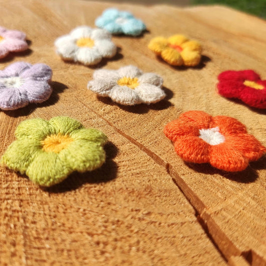 1pc- 3D Chubby Daisy Sunflower Embroidered Applique - Flower Motif Patch-3cm*3cm