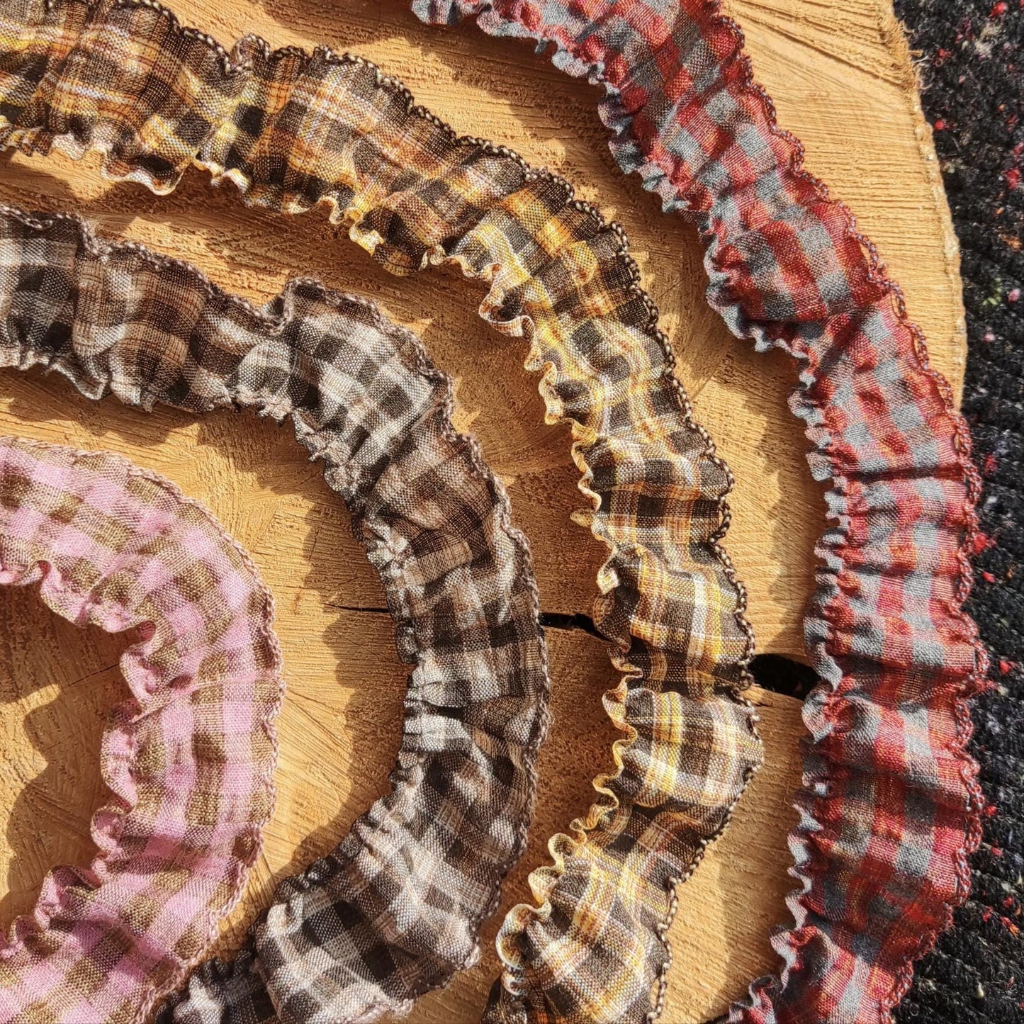 Country Gingham Ruffle Trim with Scallop Edge-Tartan Plaid Frilly Border- Per yard -For Doll Clothes DIY, Scrunchie, Dressmaking