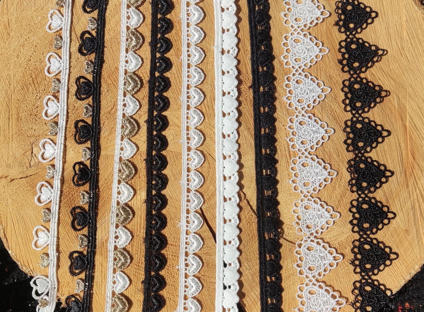 Love Heart Design Lace trim/Fine Ribbon Embellishment -1 yard- White/Black -DIY Sewing/Doll Making/Scrapbooking/Wedding Bridal