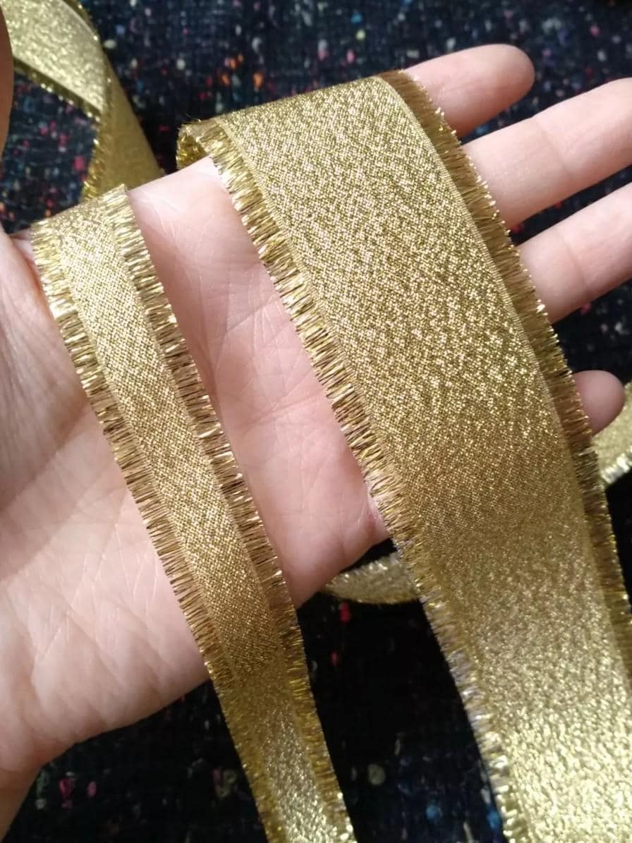 16mm Frayed Edge Lurex Ribbon- Double Sided Metallic Ribbon in Gold or Silver- Luxury Sparkly Gift Wrap for Christmas, Halloween, Birthdays